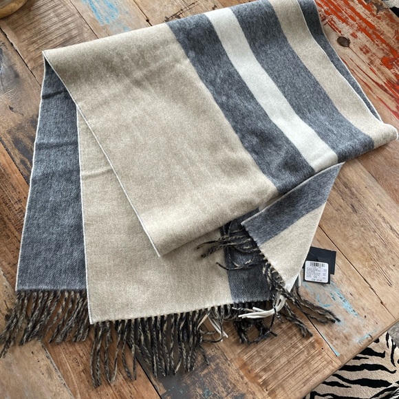 New Club Monaco 100% Wool Scarf - Picture 1 of 3